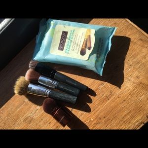 DONATING MONDAY - BareMinerals Makeup Brush Bundle